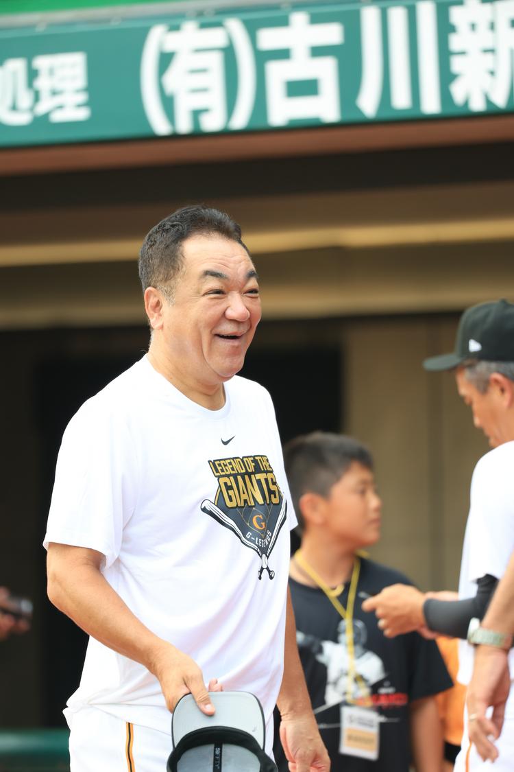 LEGEND OF THE GIANTS「背番号3」Tシャツをチャリティーオークションに