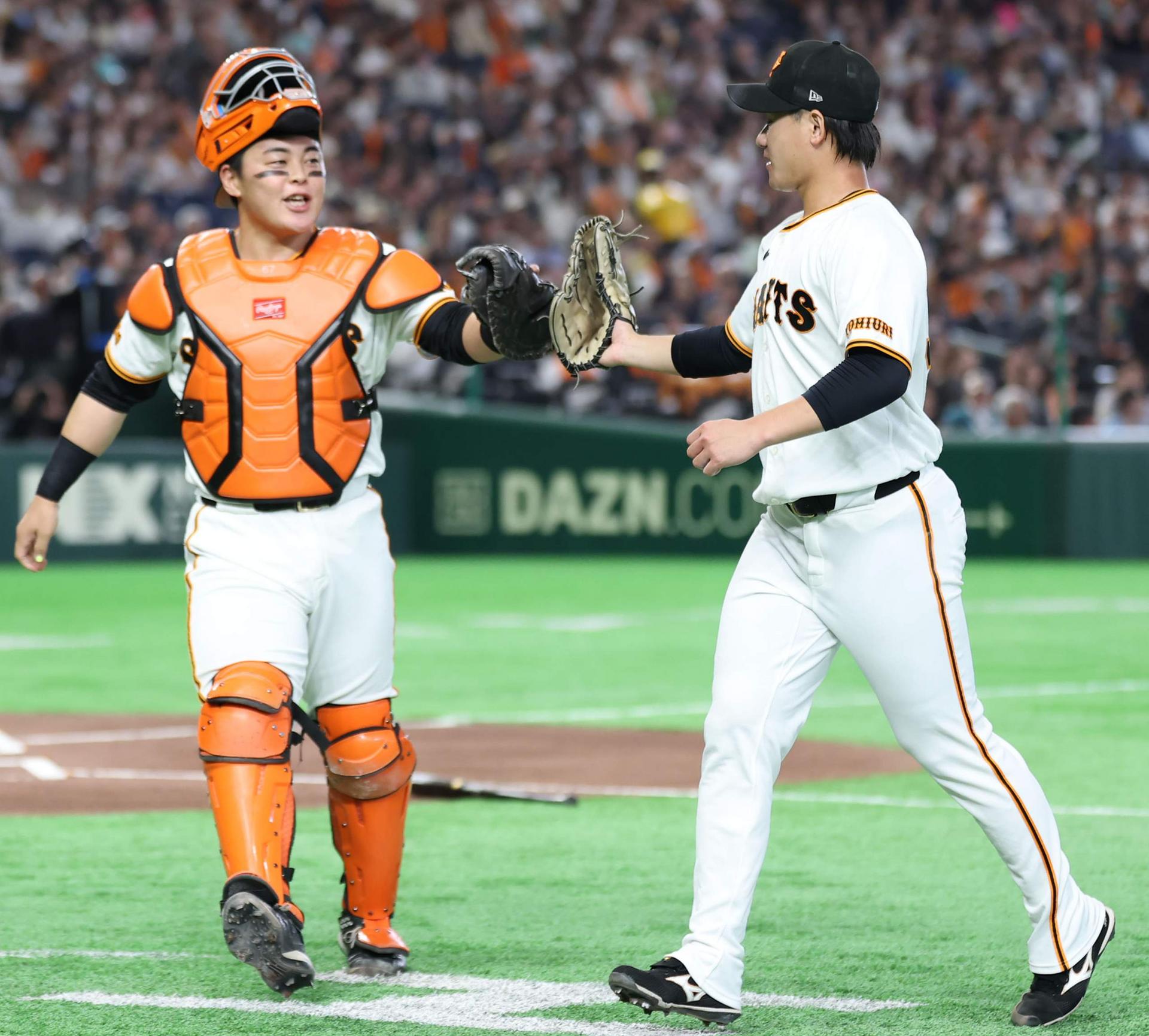 4月10日 東京ドーム 巨人VSヤクルト 3枚 通路側 2026.4.10_対ヤクルト1回戦 | 試合情報 | 読売ジャイアンツ（巨人軍
