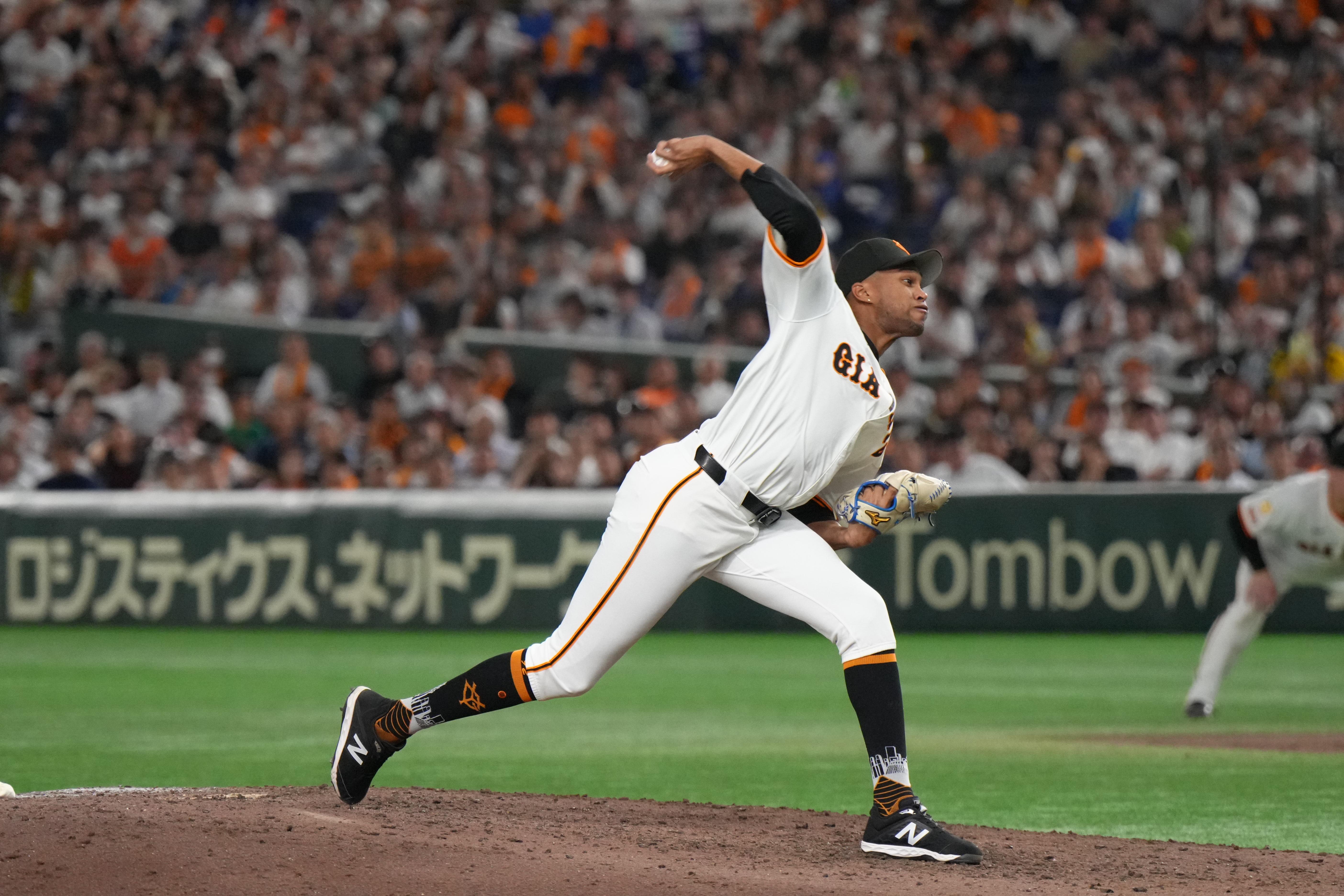 ヒーローズプレートチャリティーオークション開催 ～8月は特別版を含む