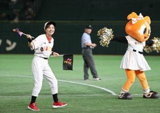 ももいろクローバーZ」のスピードガン対決に大歓声――ももクロナイター