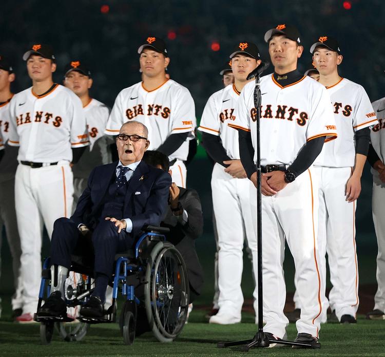 勝つ、勝つ、勝つ」 長嶋終身名誉監督が登場 | 読売ジャイアンツ 勝つ、勝つ、勝つ」 長嶋終身名誉監督が登場 | 読売ジャイアンツ