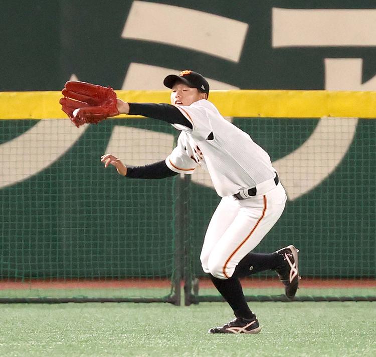 東京ドームで初の女子野球「伝統の一戦」は引き分け | 読売