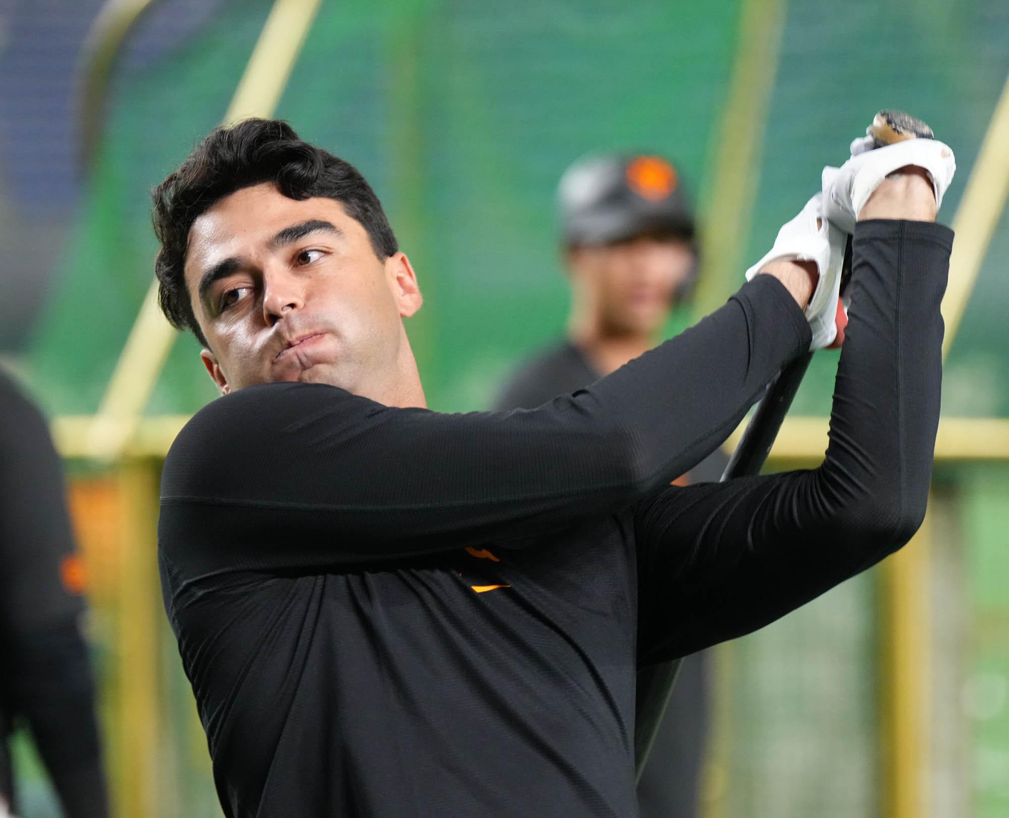 走攻守すべてに自信」 モンテス選手が入団会見 | 読売ジャイアンツ