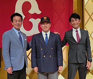 ドラフト1位指名・浅野翔吾選手が仮契約、背番号はイチローさん