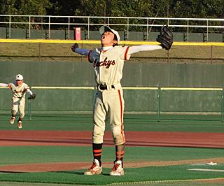 巨人　読売ジャイアンツ　井端弘和コーチ　トレーニングウェア　水色ビジター 巨人 読売ジャイアンツ 井端弘和コーチ トレーニングウェア 水色