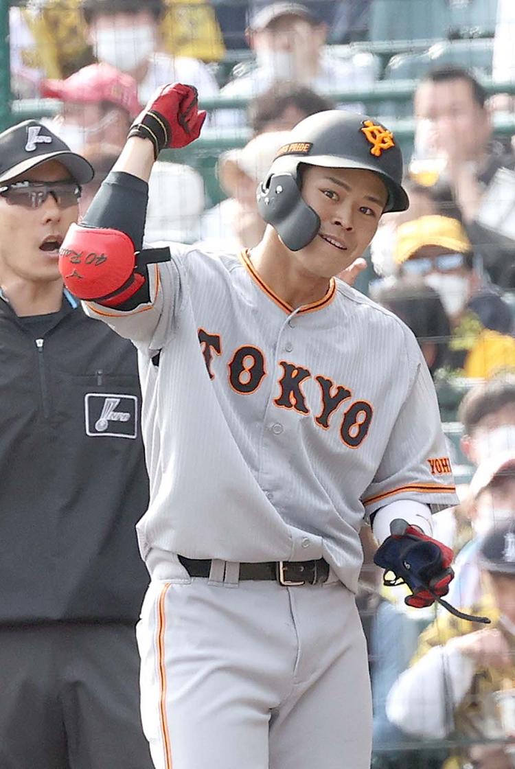 ドラ1ルーキー西舘投手が初の表紙「月刊ジャイアンツ7月号」5