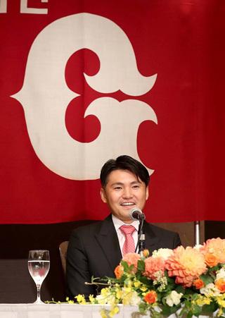 杉内投手が引退会見｢本当に幸せな野球人生｣ | 読売ジャイアンツ（巨人