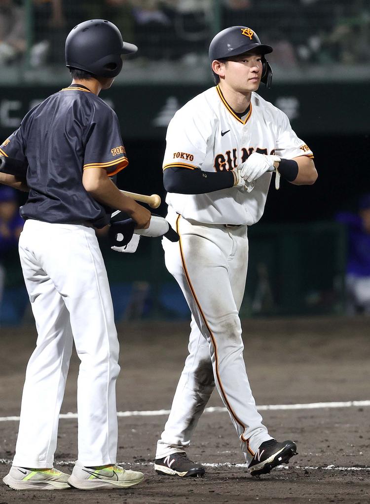 ジャイアンツ公式】 萩尾匡也｜GIANTS公式通販