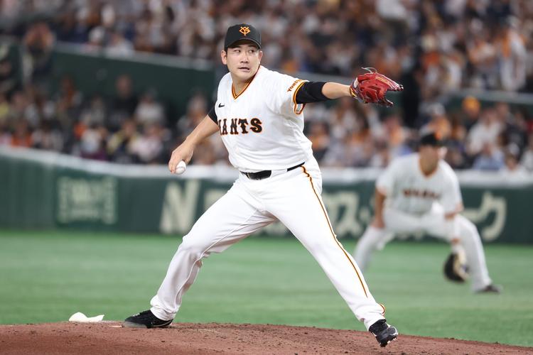 菅野投手、岡本選手、吉川選手、坂本選手が受賞 三井ゴールデン