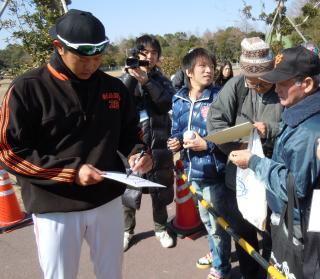 イベント盛りだくさん 宮崎キャンプのファンサービス | 読売