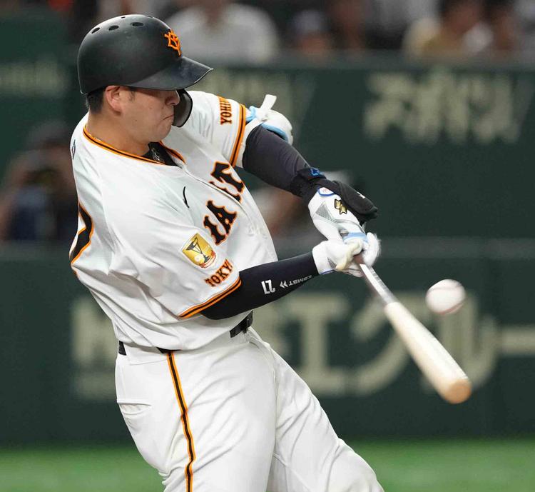 投げ込みボール（読売巨人岸田選手） 330px-Yukinori_Kishida.jpg