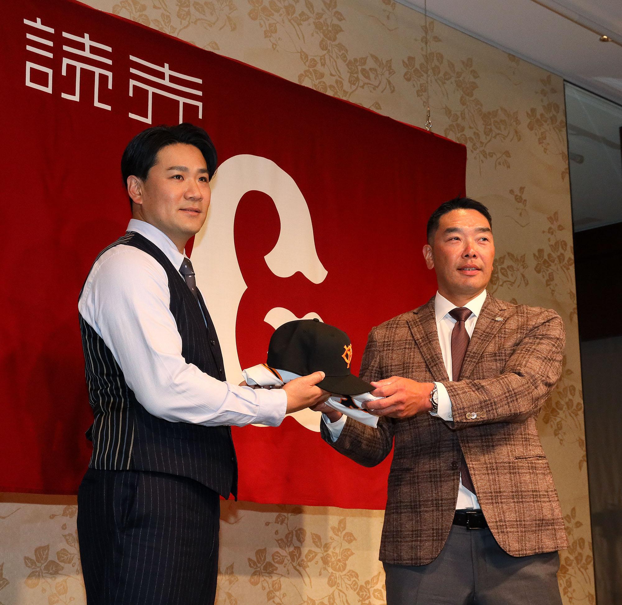 田中将大投手が会見「一つでも多く勝利に貢献」 | 読売