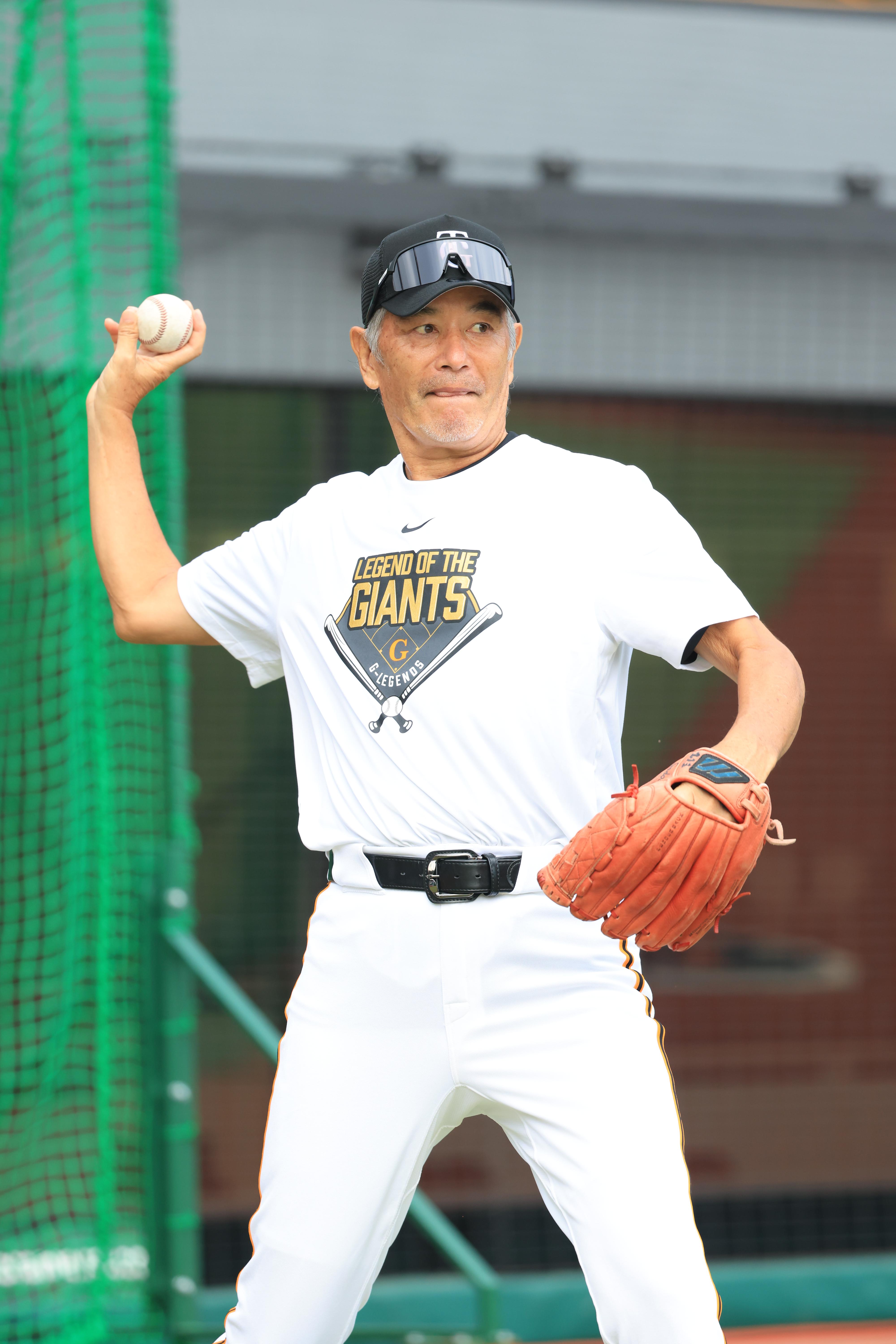 長嶋茂雄読売巨人軍終身名誉監督追悼記念試合球とキーホルダーセット 長嶋茂雄終身名誉監督追悼試合」はユニホーム、キャップ