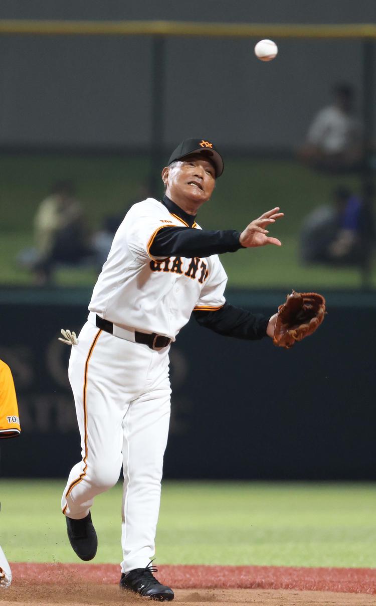 読売巨人軍　河埜和正 使用モデル プロ野球カープロ野球カード 読売巨人軍 昭和59年度 河埜 和正