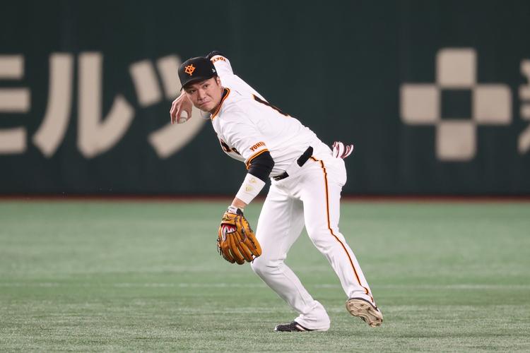 菅野投手、岡本選手、吉川選手、坂本選手が受賞 三井ゴールデン