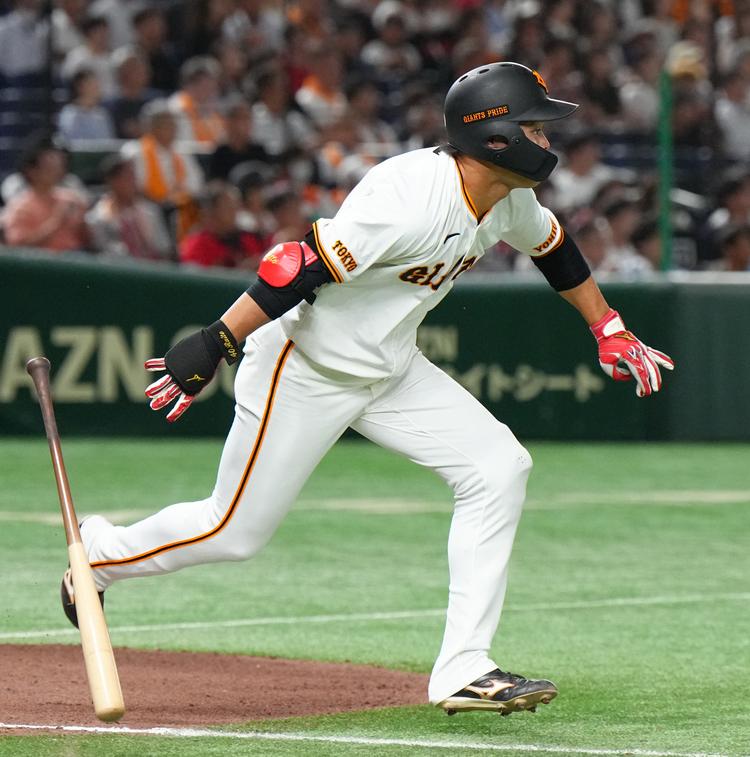 【即送します】8/6 (火)巨人対広島スターシートA ●ペアチケット● 即送します】8/6 (火)巨人対広島スターシートA ○ペアチケット