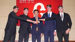 長野久義選手が入団会見 背番号は「7」 | 読売ジャイアンツ（巨人軍