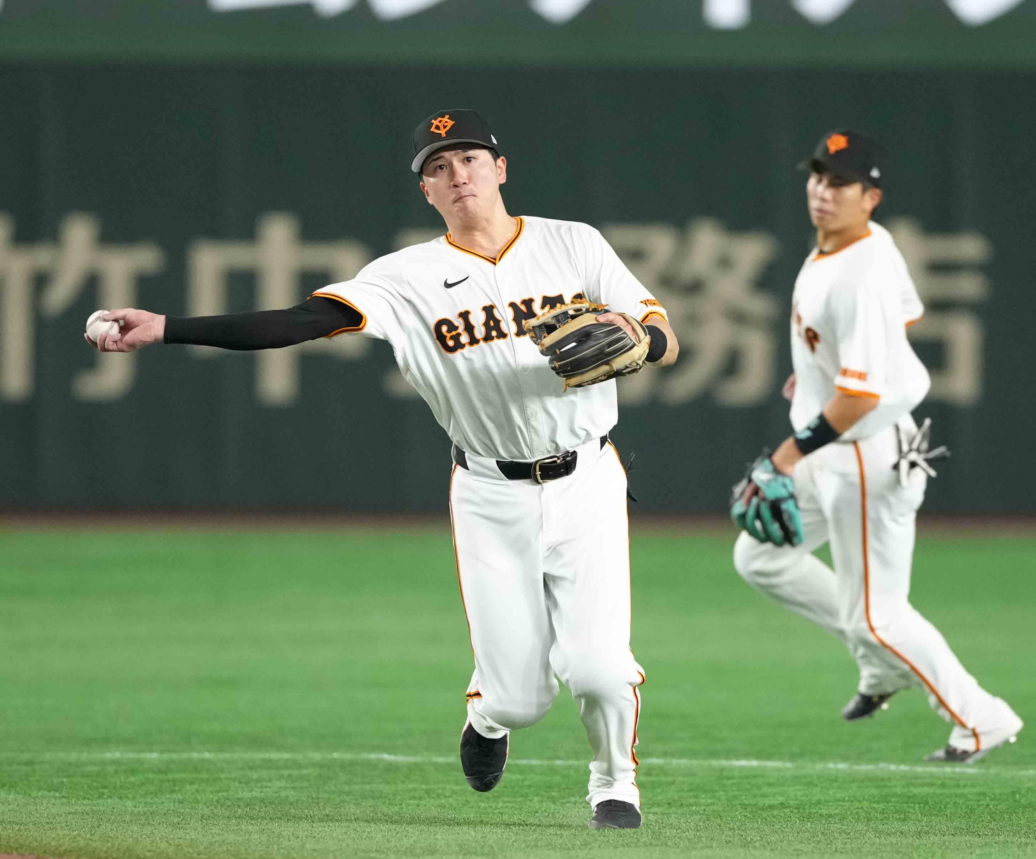 泉口友汰選手が三井ゴールデン・グラブ賞を受賞 | 読売ジャイアンツ