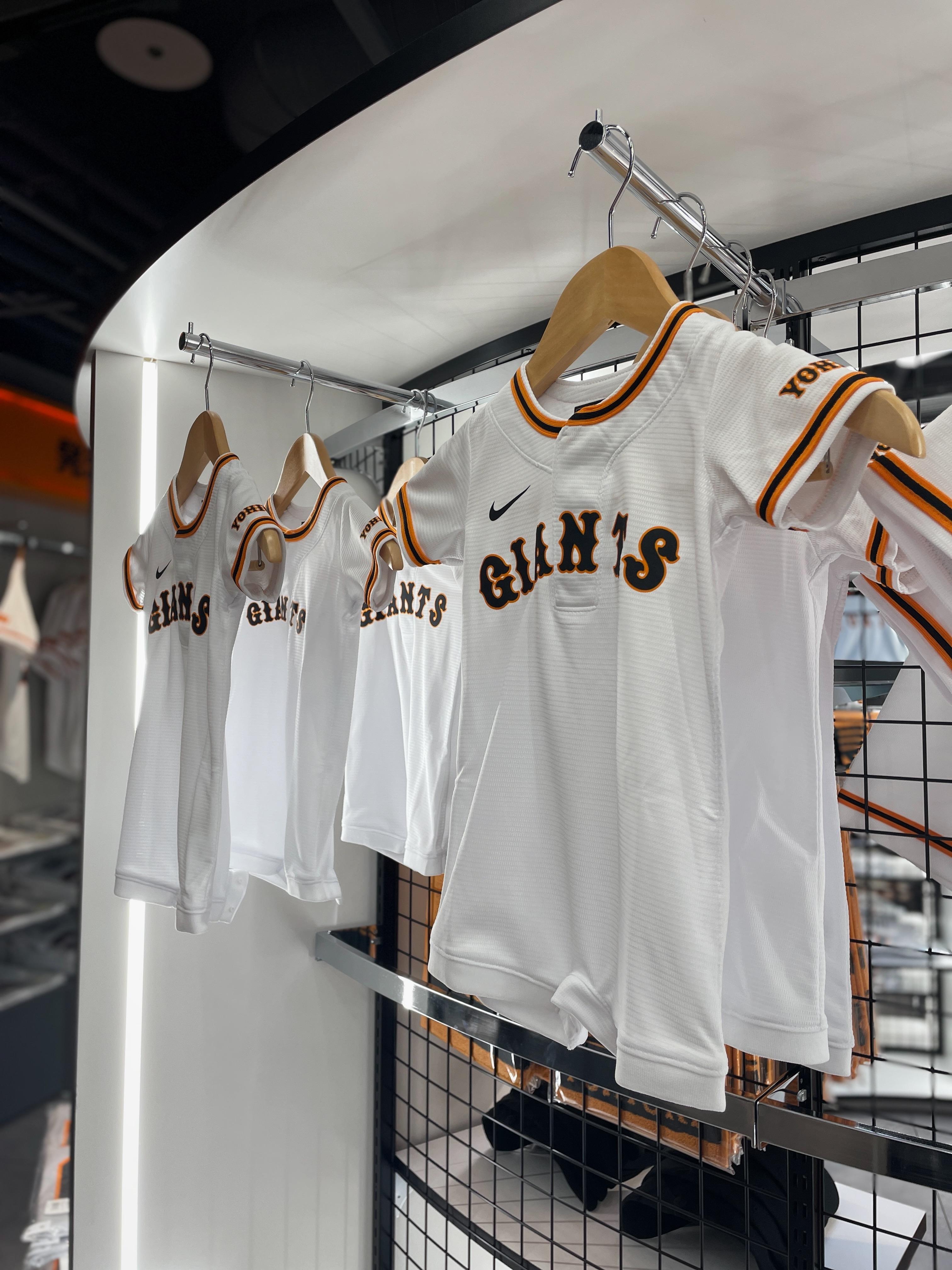 GIANTS STOREがフルリニューアルオープン！ | 読売ジャイアンツ
