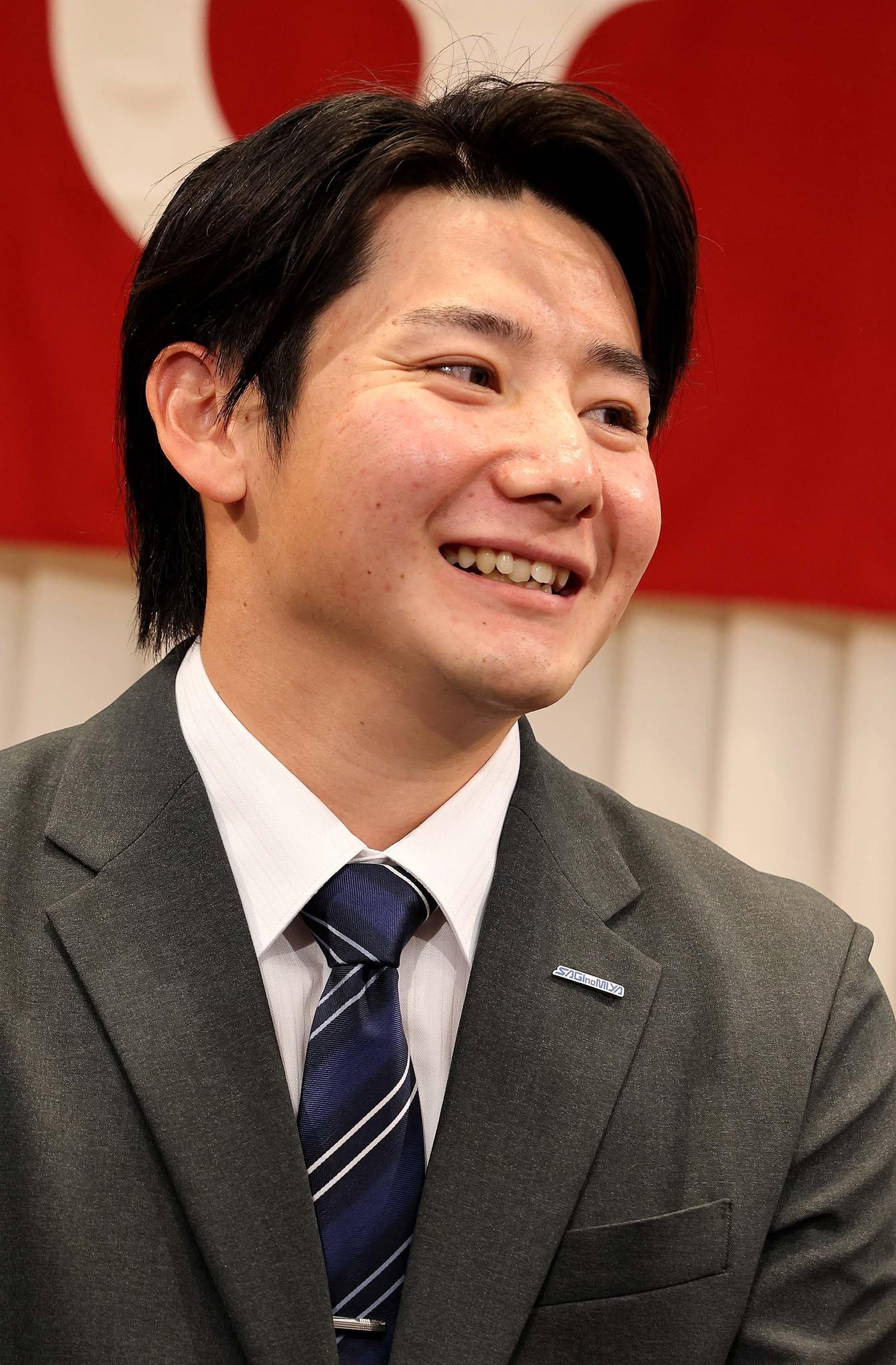 ドラフト1位・竹丸投手が仮契約「先発ローテで”貯金5”作る」 | 読売