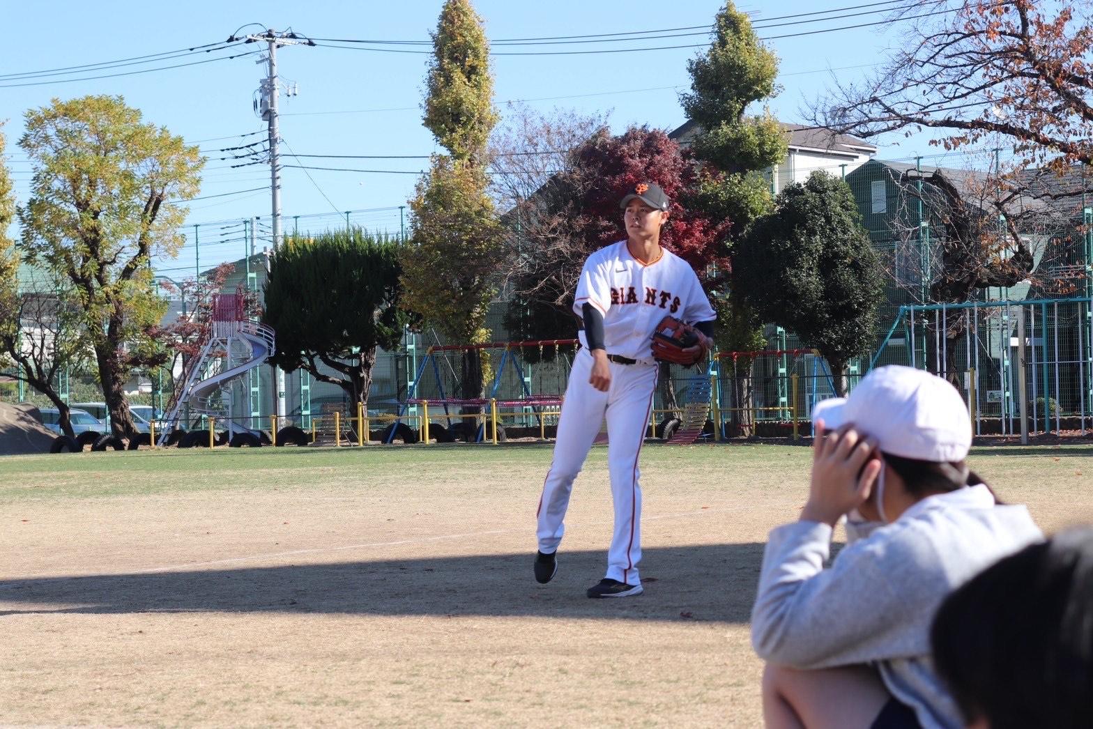 府中二小を秋広、中山両選手が訪問 | 読売ジャイアンツ（巨人軍）公式
