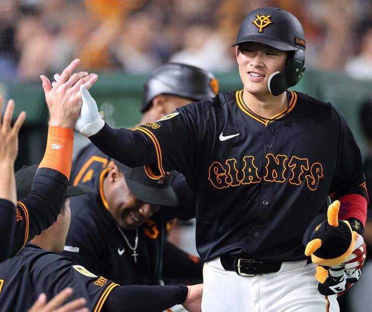 GIANTS ホームランカイト 　ジャイアンツ Abe's Giants batting lineup remodeling was a great success