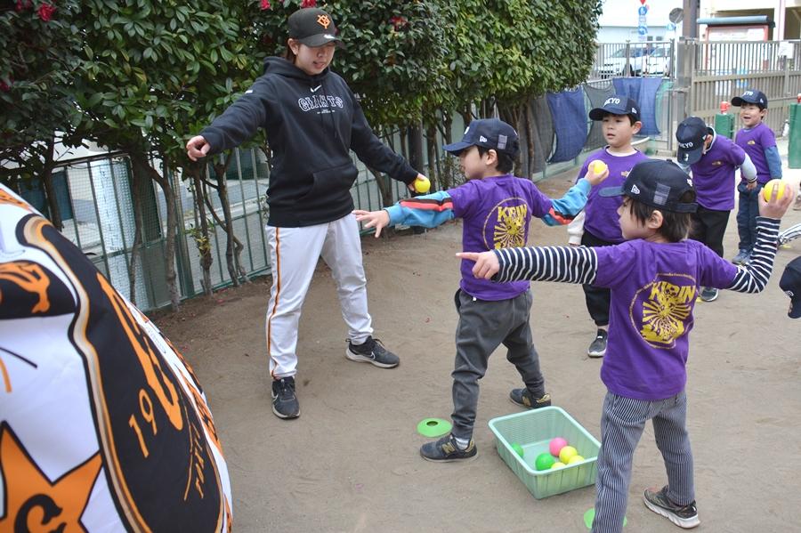 203 【阿部慎之助/読売ジャイアンツ】Topps 2024 NPBベース