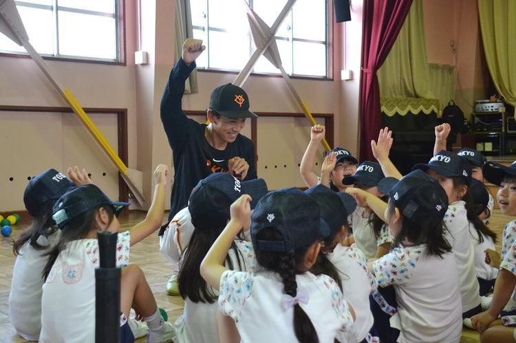 6月は35園へ～アカデミー「幼稚園・保育園訪問」 | 読売ジャイアンツ