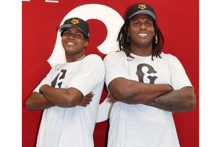 Signed Development Contracts with Two Young Talents from the