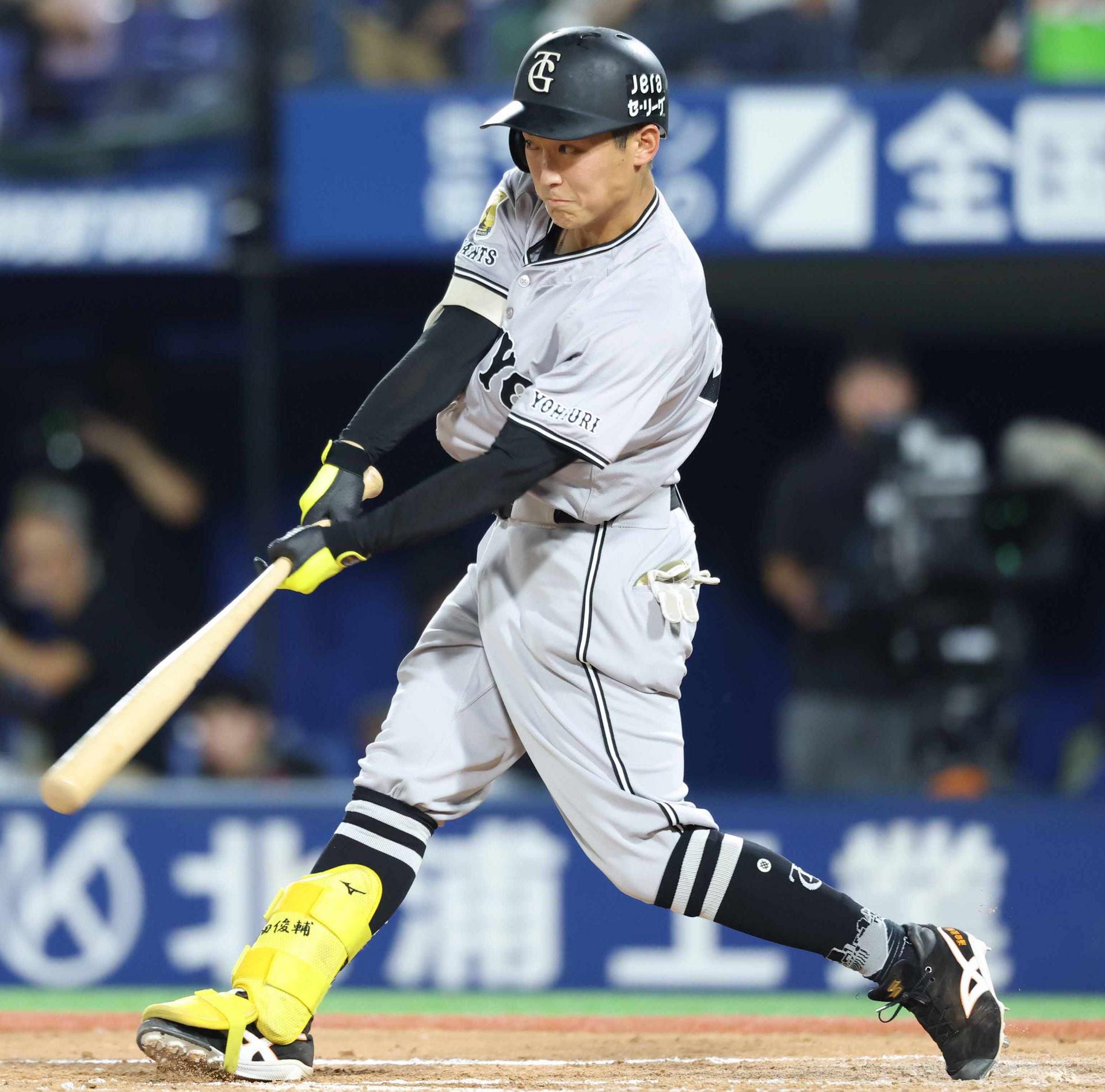 【巨人軍】マギー元選手実使用スパイク|NB 28cm【読売ジャイアンツ】 アディダス製「V9復刻版スパイク」を数量限定販売 | 読売