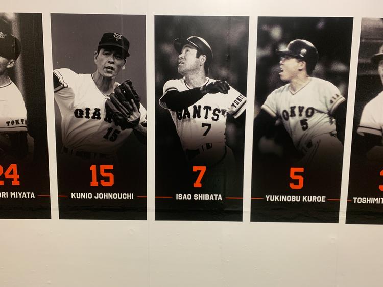 東京ドーム一・三塁連絡通路と三塁側通路の壁面デザインを一新 | 読売