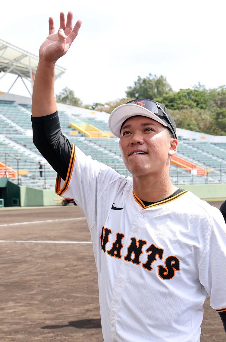 キャンプ打ち上げ 「MVPは全員」 | 読売ジャイアンツ（巨人軍）公式サイト