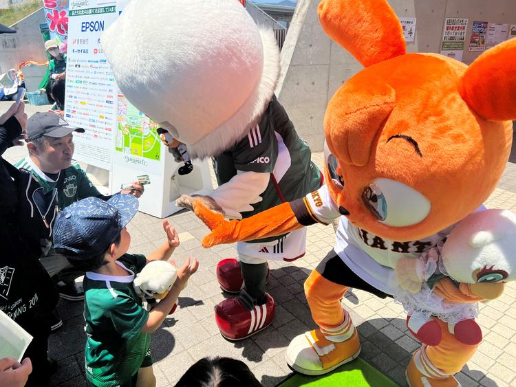 キッズジャビットが松本山雅FCを訪問～公式戦PRイベント | 読売