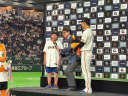 長嶋茂雄終身名誉監督追悼試合」はユニホーム、キャップ、ソックスが