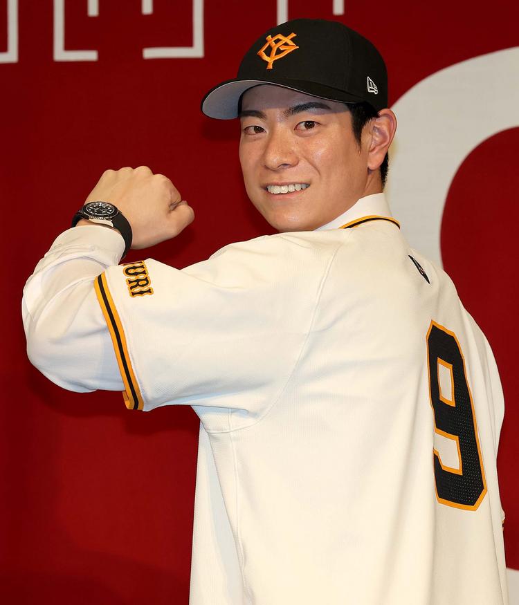レギュラーとして引っ張る」 松本選手が入団会見 | 読売ジャイアンツ