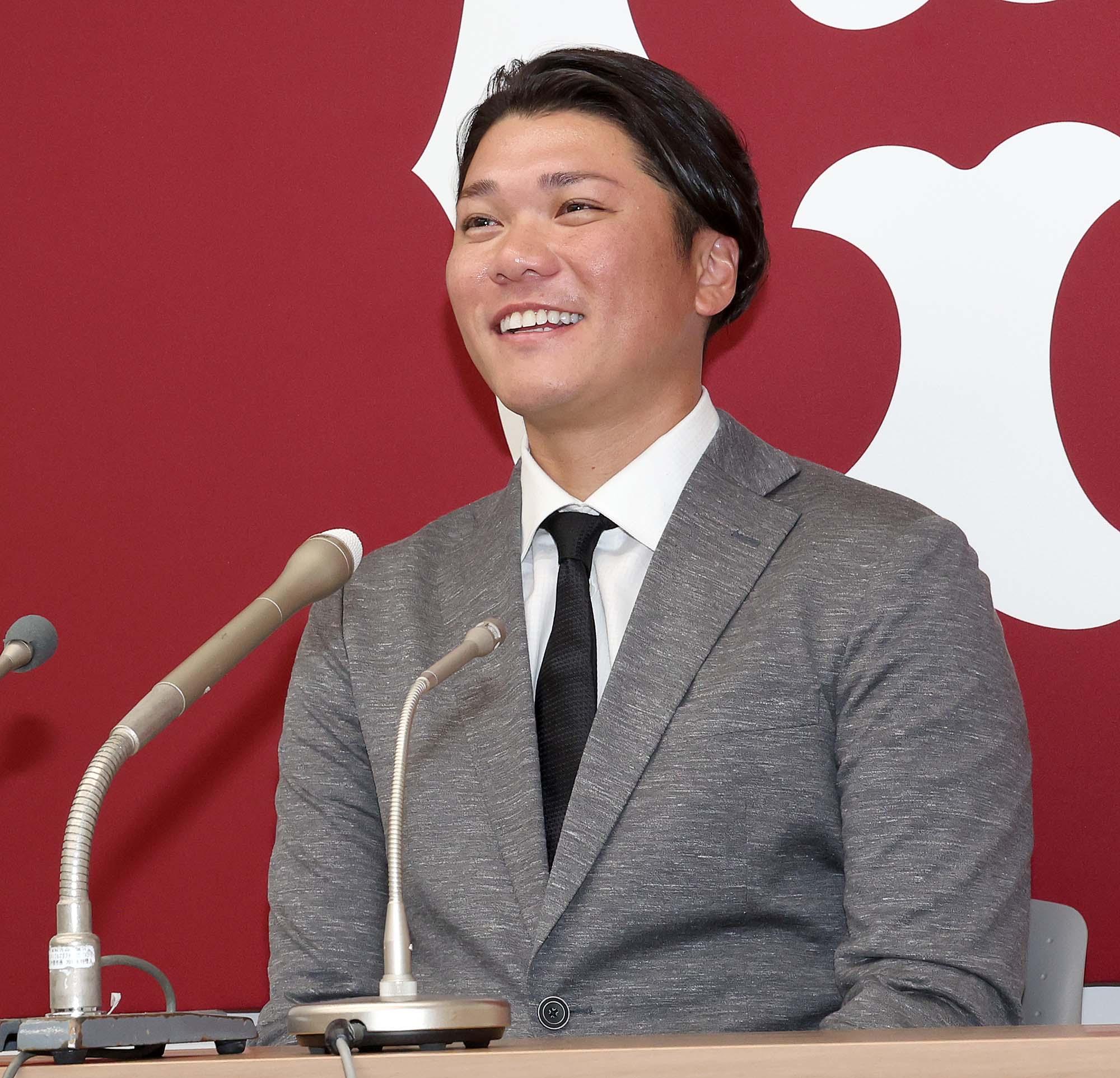 坂本選手、梶谷選手が契約更改 | 読売ジャイアンツ（巨人軍）公式サイト