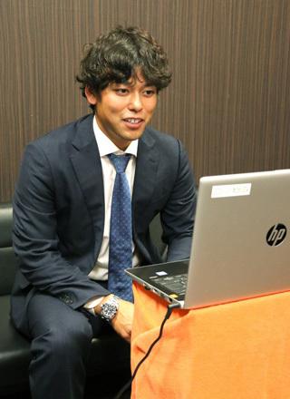 高梨投手がリモートで入団記者会見「腕を振ってゼロに抑える 高梨投手がリモートで入団記者会見「腕を振ってゼロに抑える