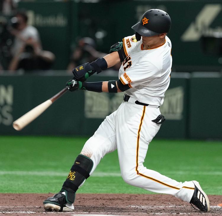 吉川尚輝　ユニフォーム　読売ジャイアンツ　読売巨人軍　アンダーアーマー　ビジター UNDER ARMOUR - 読売巨人軍 GIANTS 吉川尚輝 ユニホームの通販
