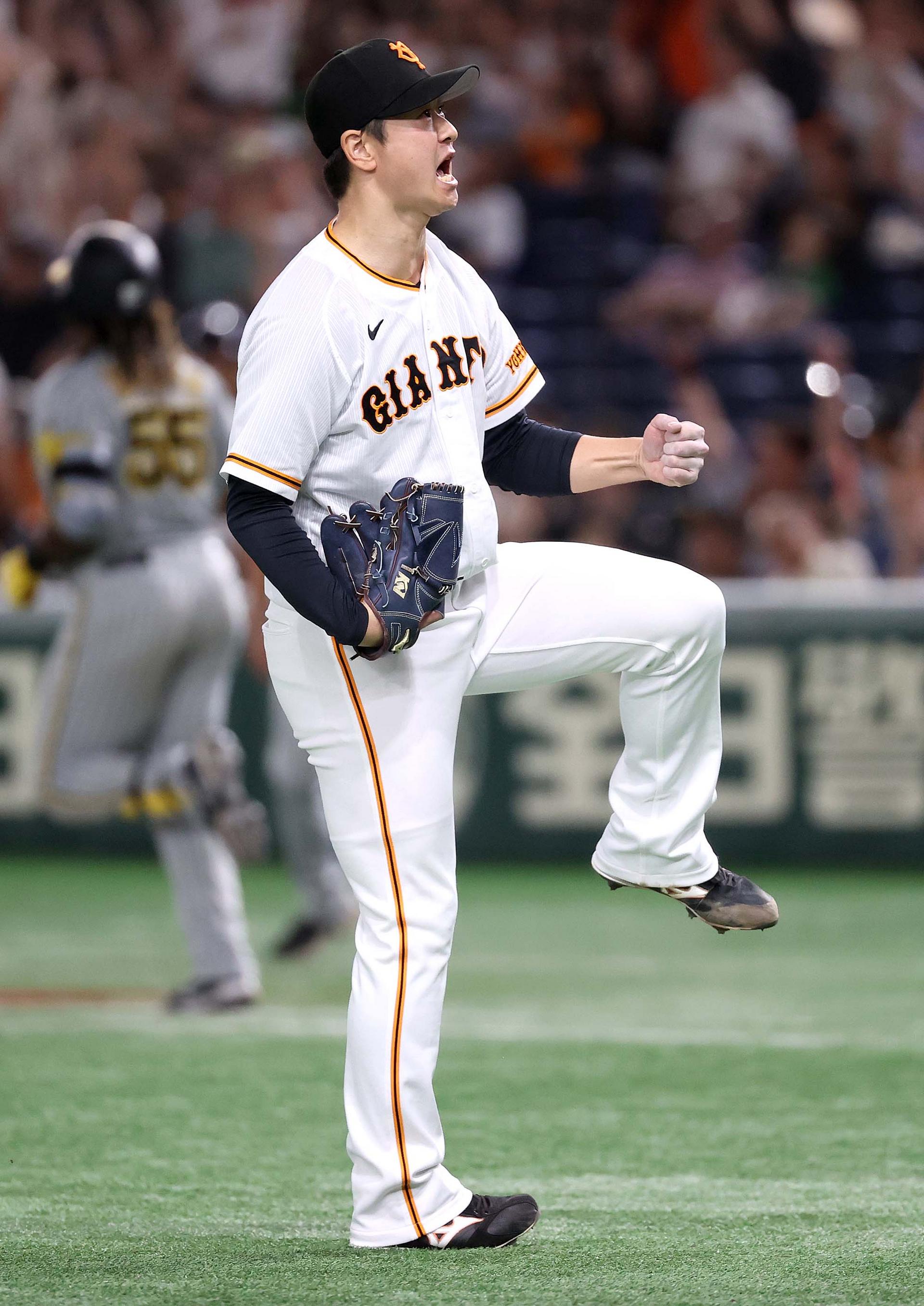阪神VS巨人 5/27(土)通路真横 ブリーズ8段 2枚 阪神タイガース - 8/29 阪神vs巨人 通路側アイビー2連番の通販