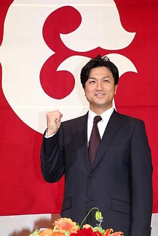 覚悟を持ってまい進したい」高橋由伸新監督が就任会見 | 読売 覚悟を持ってまい進したい」高橋由伸新監督が就任会見 | 読売