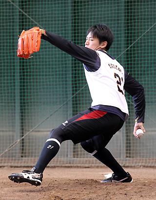 ドラフト1位桜井投手が初のブルペン入り | 読売ジャイアンツ（巨人軍