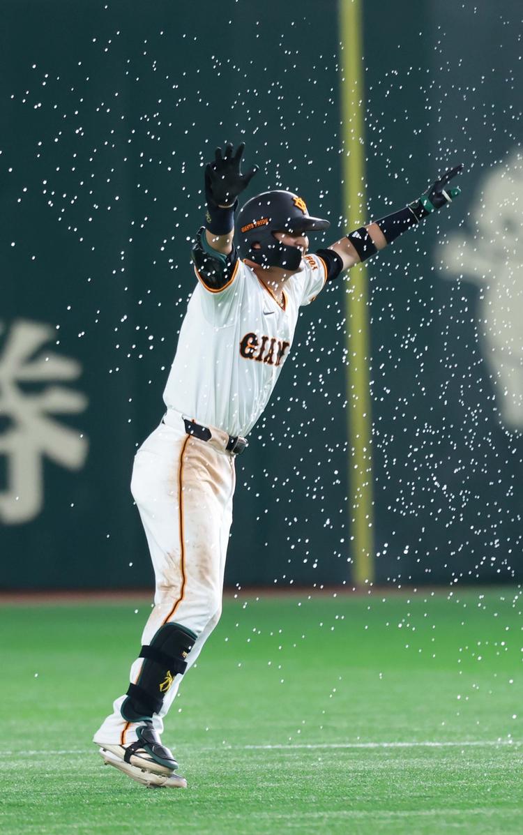 ヒーローズプレートーオークション 6・7月は11点 | 読売ジャイアンツ