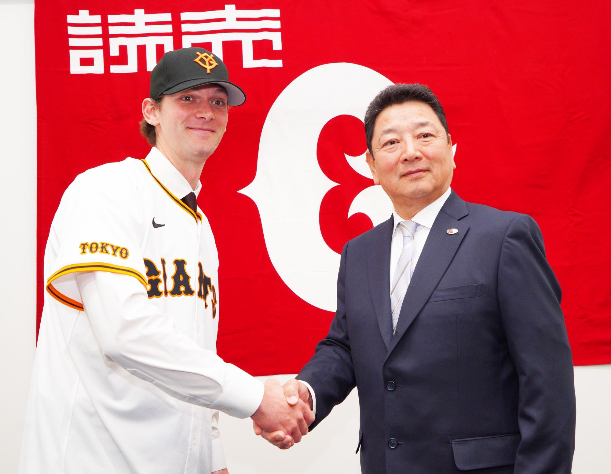 巨人　ジャイアンツ　ジャケット　選手用 あす7日（日）第2回受注締切📣 #プロコレクション 2021 ＼ 春季