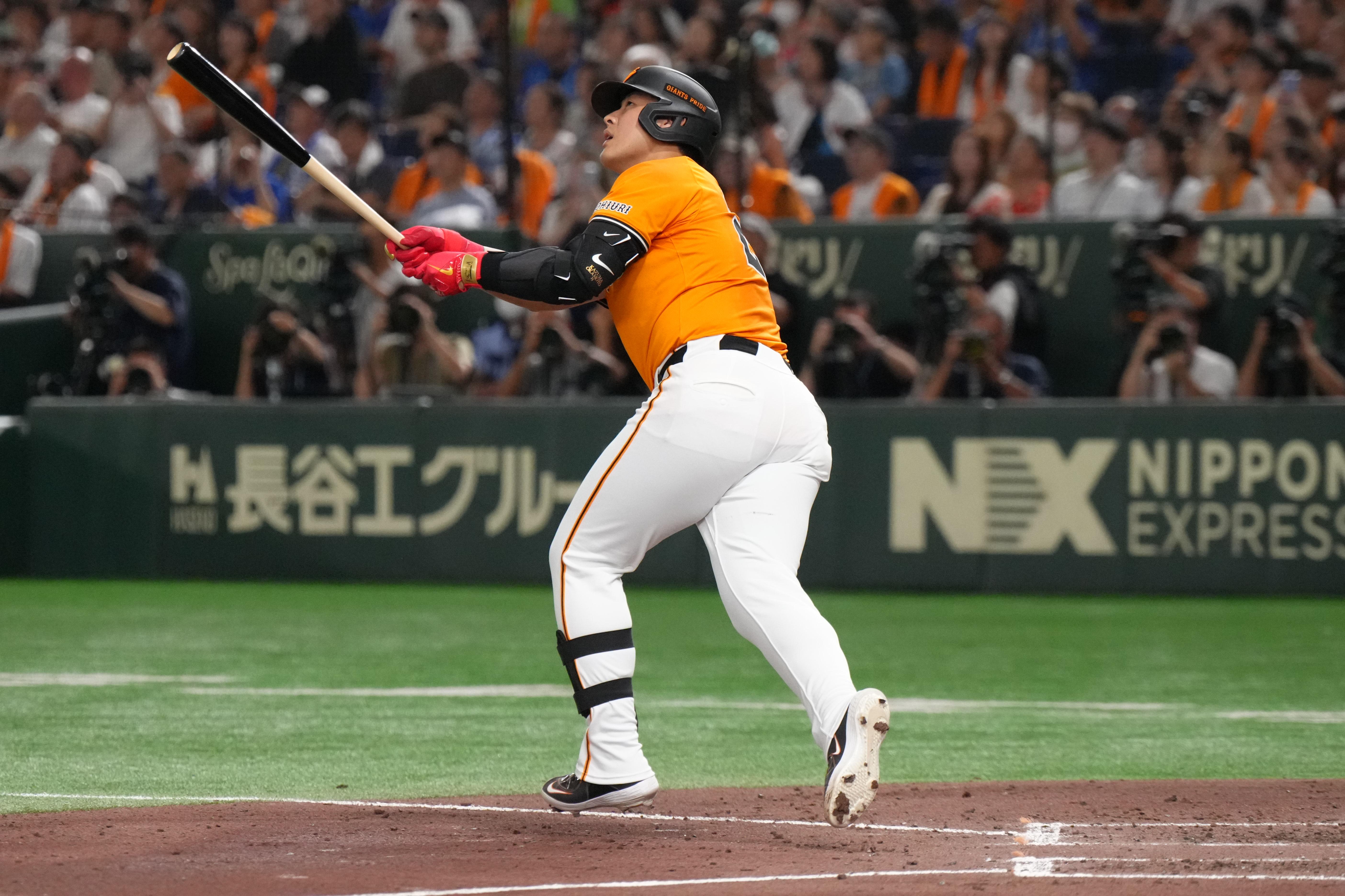 ヒーローズプレートチャリティーオークション開催 ～8月は特別版を含む