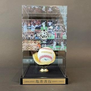 亀井善行選手「ARIGATO！KAMEIメモリアル」グッズを発売 | 読売