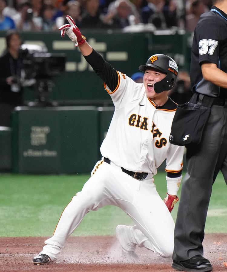 プロ野球）〈クライマックスシリーズ〉巨人逆襲、ベイ止める