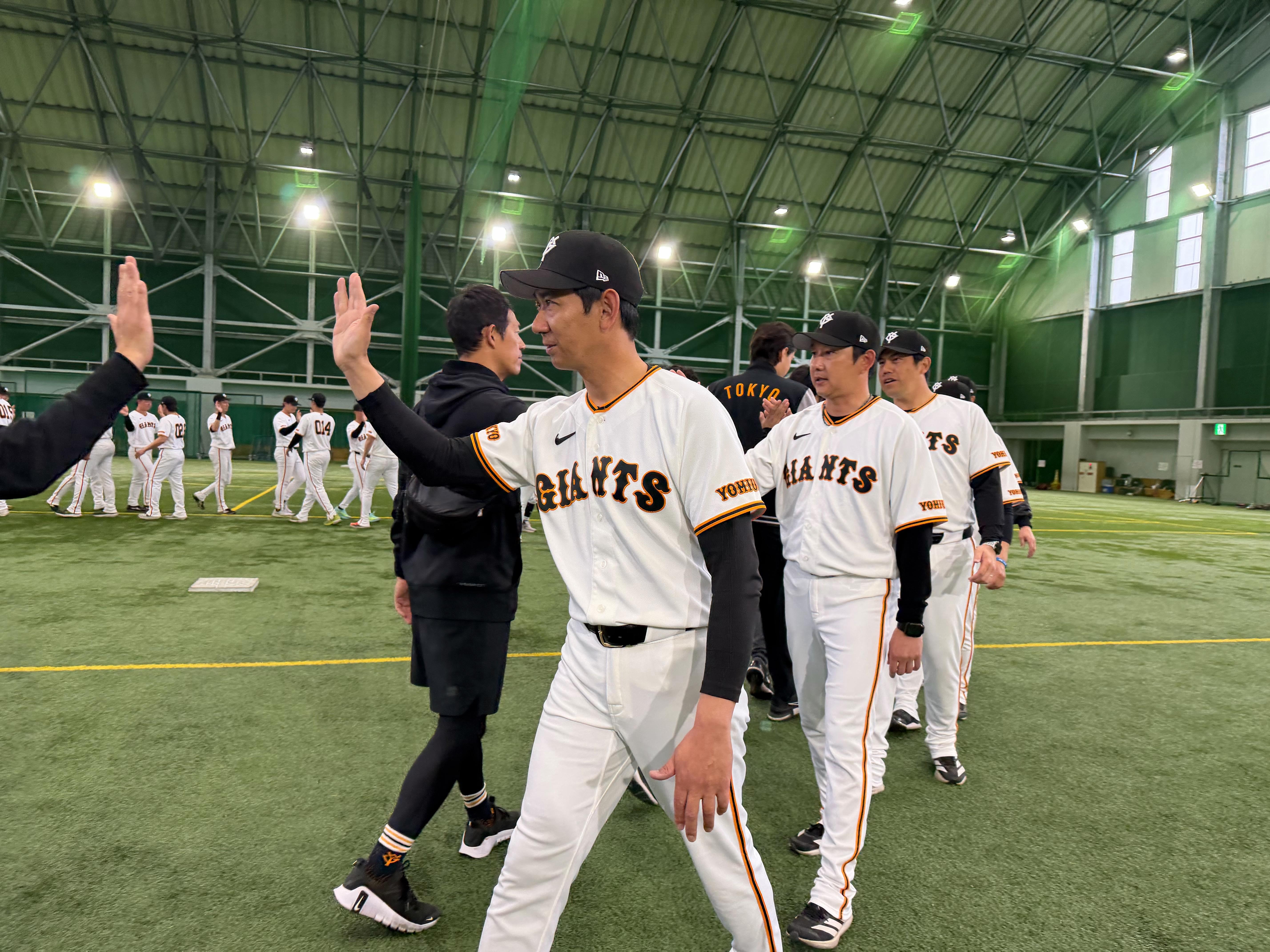 長野さんの引退試合で記念ロゴワッペン付きユニホームを着用 | 読売