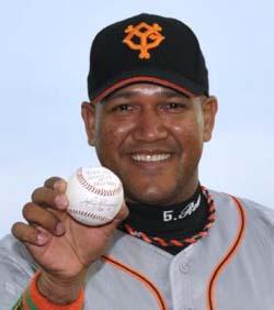 読売巨人軍　公式練習球 GP [読売ジャイアンツ 公式グッズ] 子供用 野球 グローブ 小学校低学年