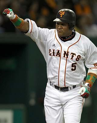 ラミレス選手の二冠王決まる～本塁打王、打点王 | 読売ジャイアンツ