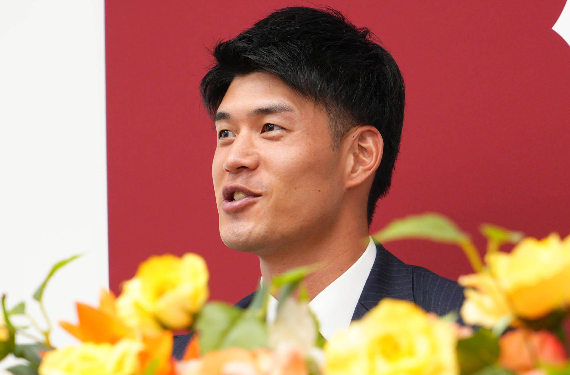 若林選手が入団会見 「戦力になりたい」 | 読売ジャイアンツ（巨人軍